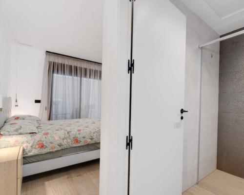 HISZPANIA  luksusowy apartament  pod klucz przy plaży