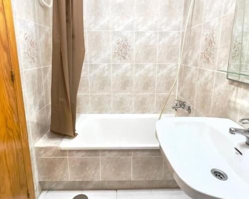 HISZPANIA Umeblowany apartament z basenem