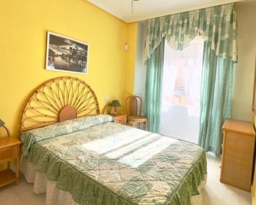 HISZPANIA Umeblowany apartament z basenem