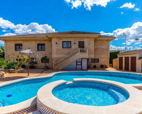 HISZPANIA Luksusowa willa z prywatnym basenem i jacuzzi
