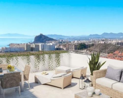 HISZPANIA Apartament z 2 sypialniami, przestronnym tarasem i dostępem do basenów