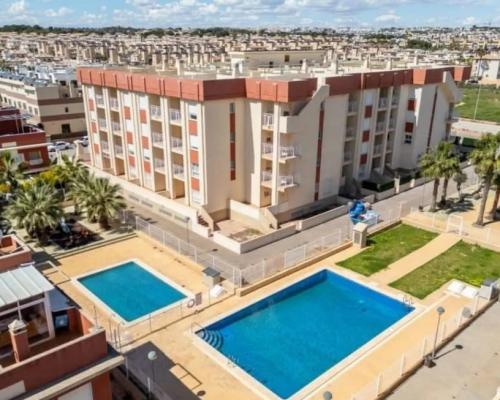 HISZPANIA Odnowione apartamenty z basenem