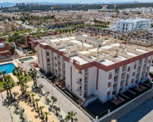 HISZPANIA Odnowione apartamenty z basenem