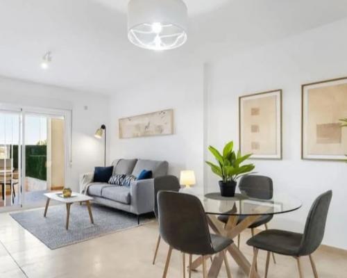 HISZPANIA Odnowione apartamenty z basenem