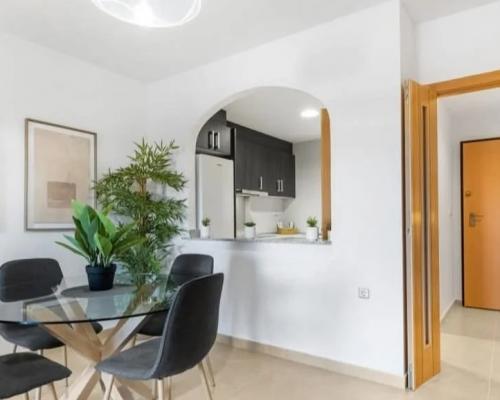 HISZPANIA Odnowione apartamenty z basenem