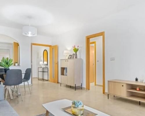 HISZPANIA Odnowione apartamenty z basenem