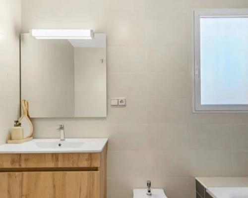 HISZPANIA Odnowione apartamenty z basenem