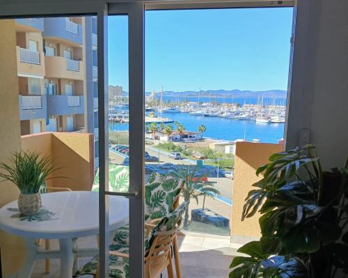 HISZPANIA Apartament z widokiem – w pełni umeblowana nieruchomość w La Manga