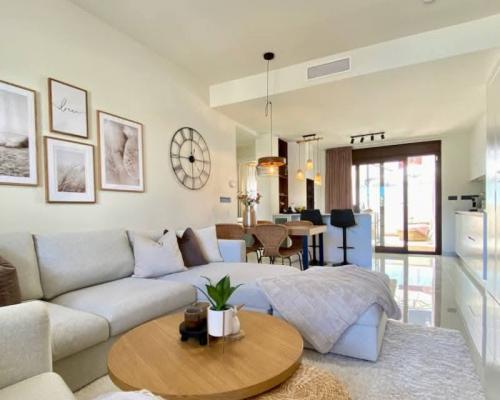 HISZPANIA Nowoczesny apartament z przestronnym tarasem – idealne miejsce do życia, relaksu i inwestycji!