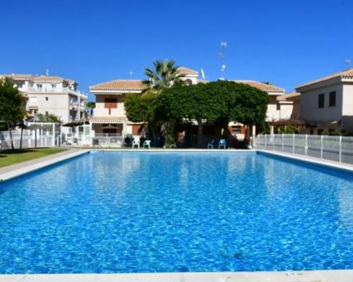 HISZPANIA/Playa Flamenca – komfortowy dom z ogrodem i potencjałem inwestycyjnym